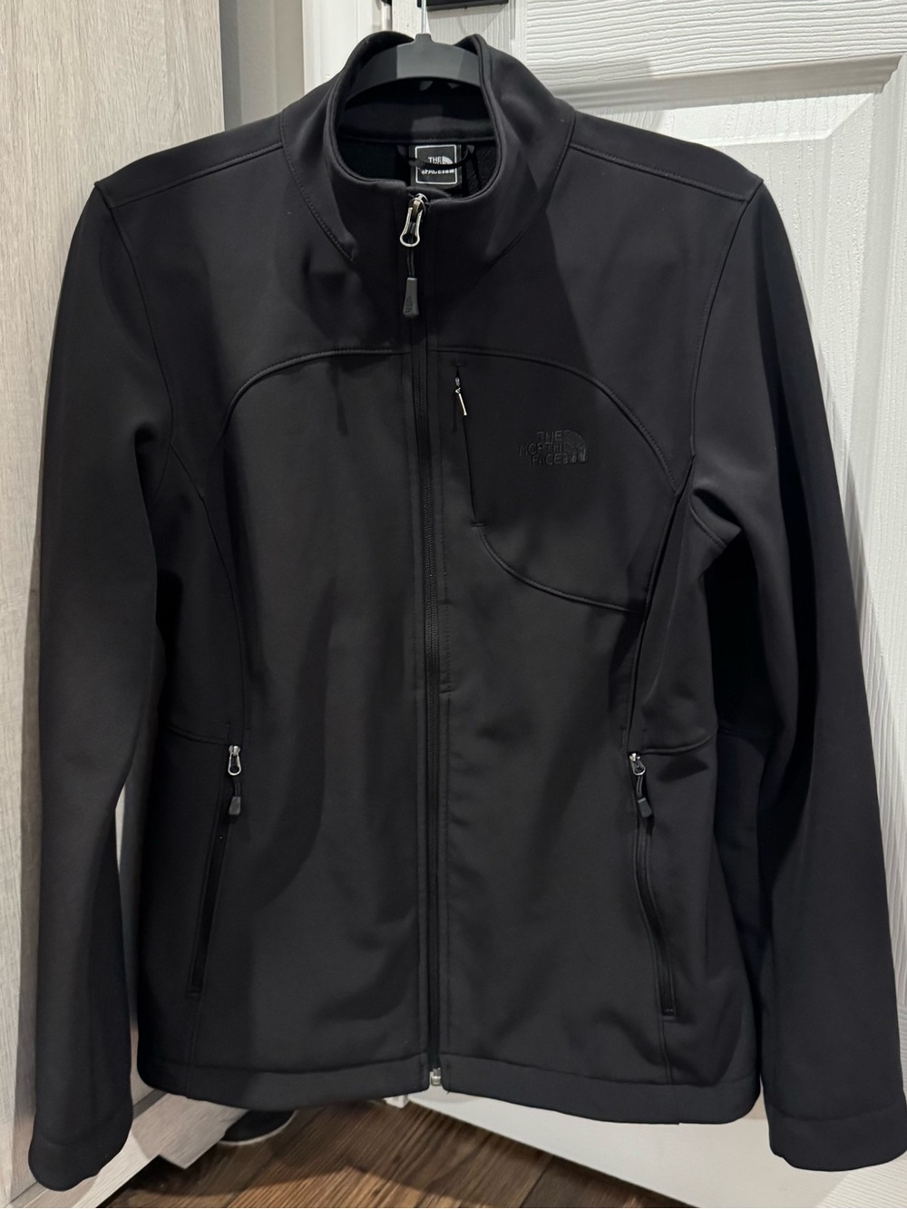 The North Face Women’s Black Apex Softshell Jacket